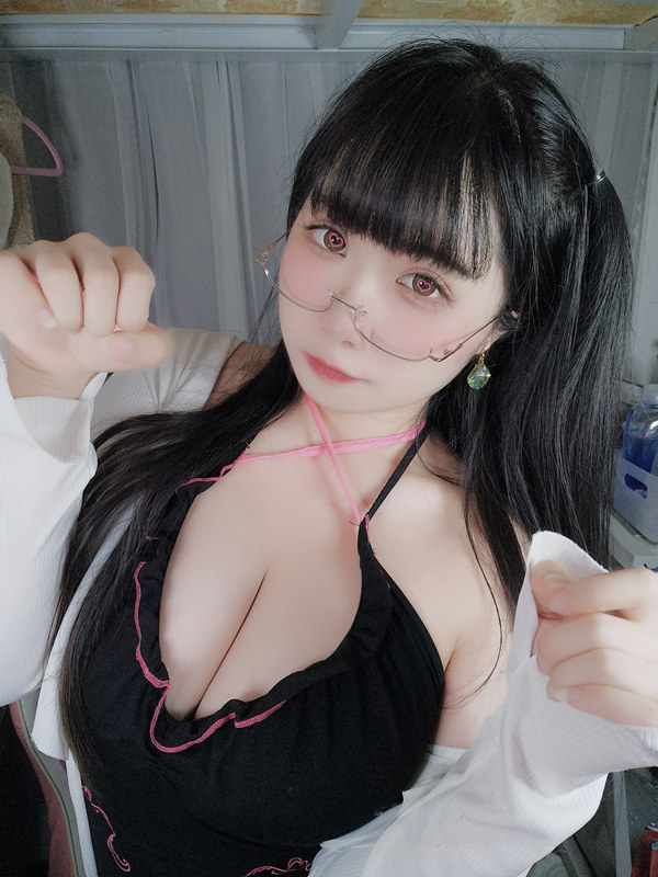 贞子蜜桃 – 心心眼 [10P1V-252MB]