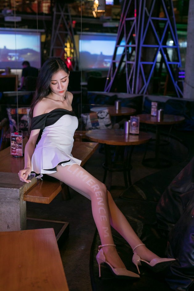 [尤蜜丝]穿搭写真 NO.029[43P／272MB]