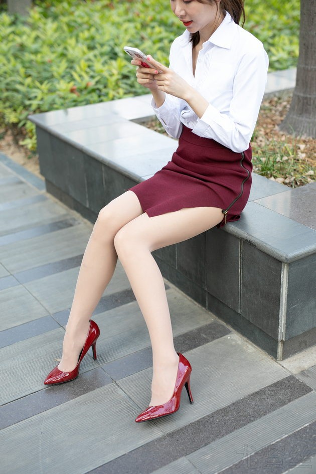 [尤蜜丝]穿搭写真 NO.042[46P／250MB]