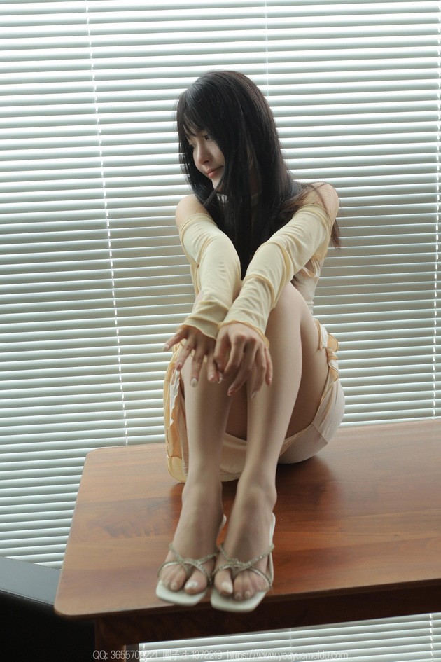 [IESS异思趣向] 2024.02.23 丝享家 1672 婉萍《黄色包臀裙（上）