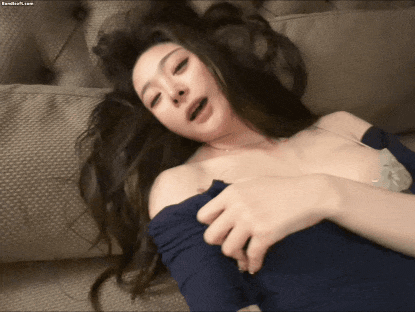 【独家破解资源】『秀人网 小逗逗』手指揉逼 跳蛋 性感丁字裤 猪手爱抚 3V