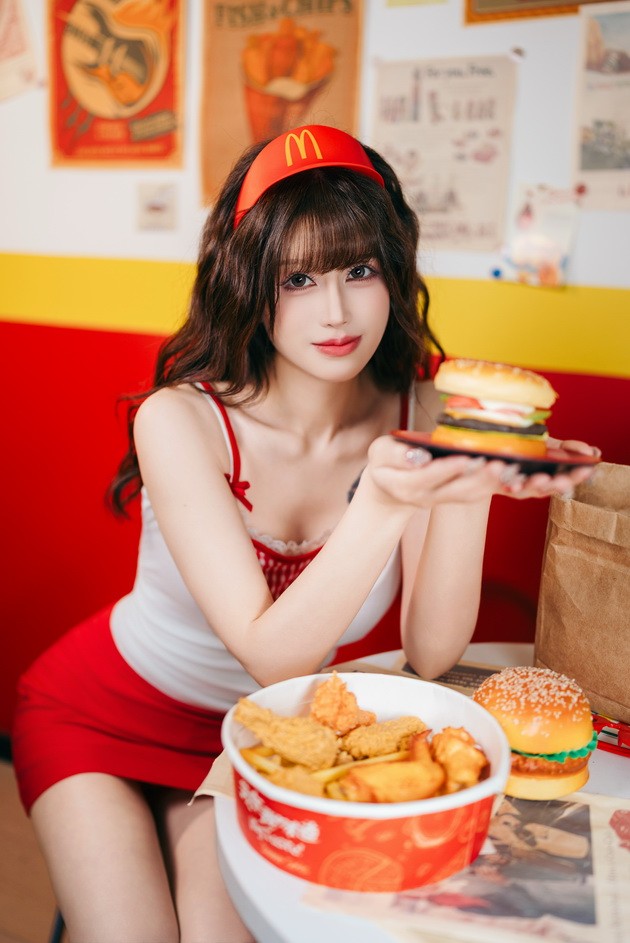 鹿八岁baby - NO.132 麦门打工日记 [17P-490MB]